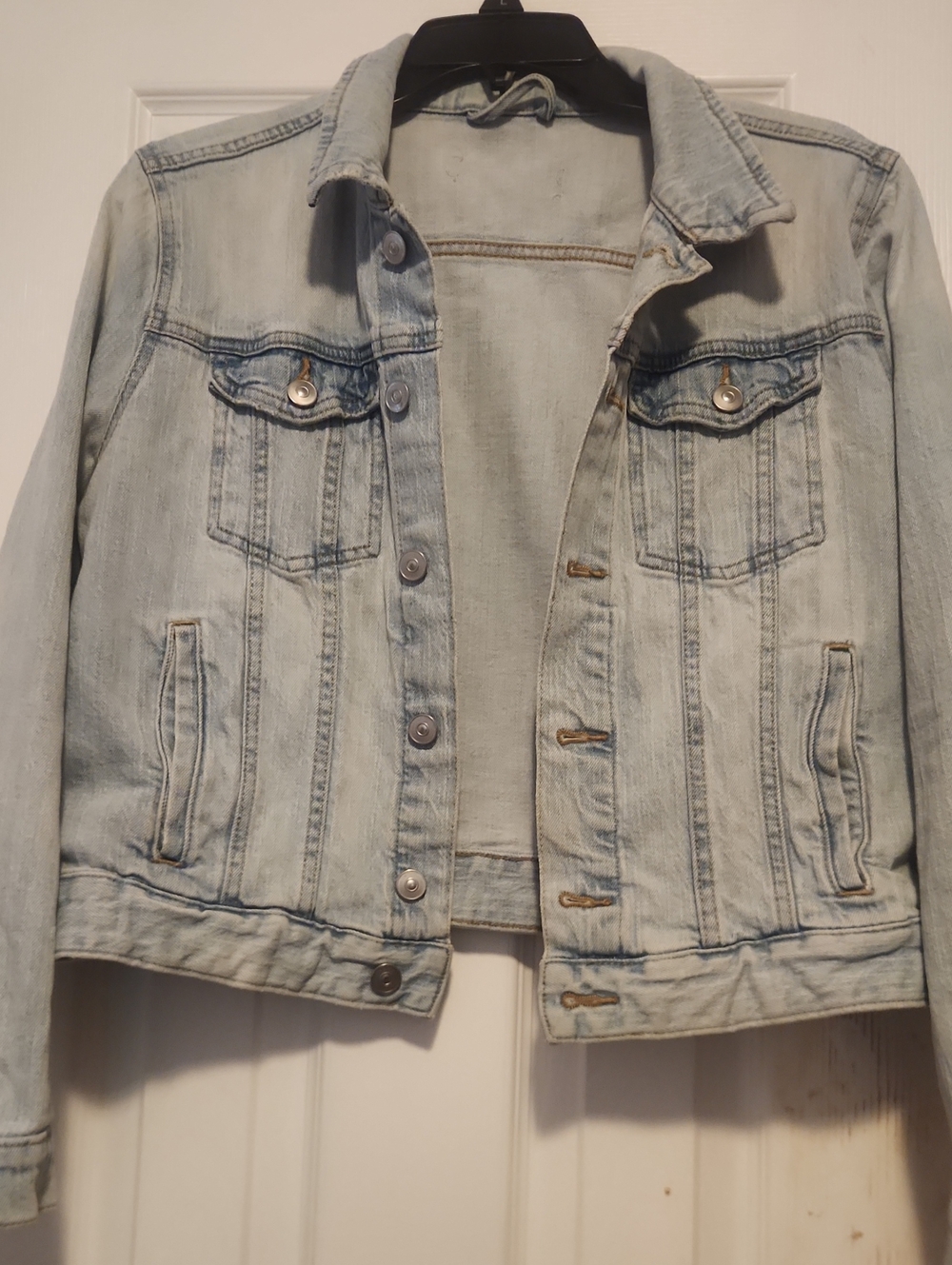 H&M Light Wash Denim Jean Jacket
